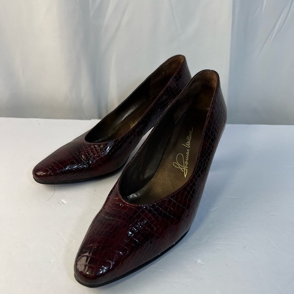 Vintage Joanna Wallace Burgundy Crocodile Pattern Heels Pumps made in Canada - Picture 2 of 9
